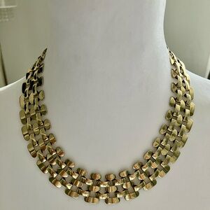 Elegant Gold Necklace